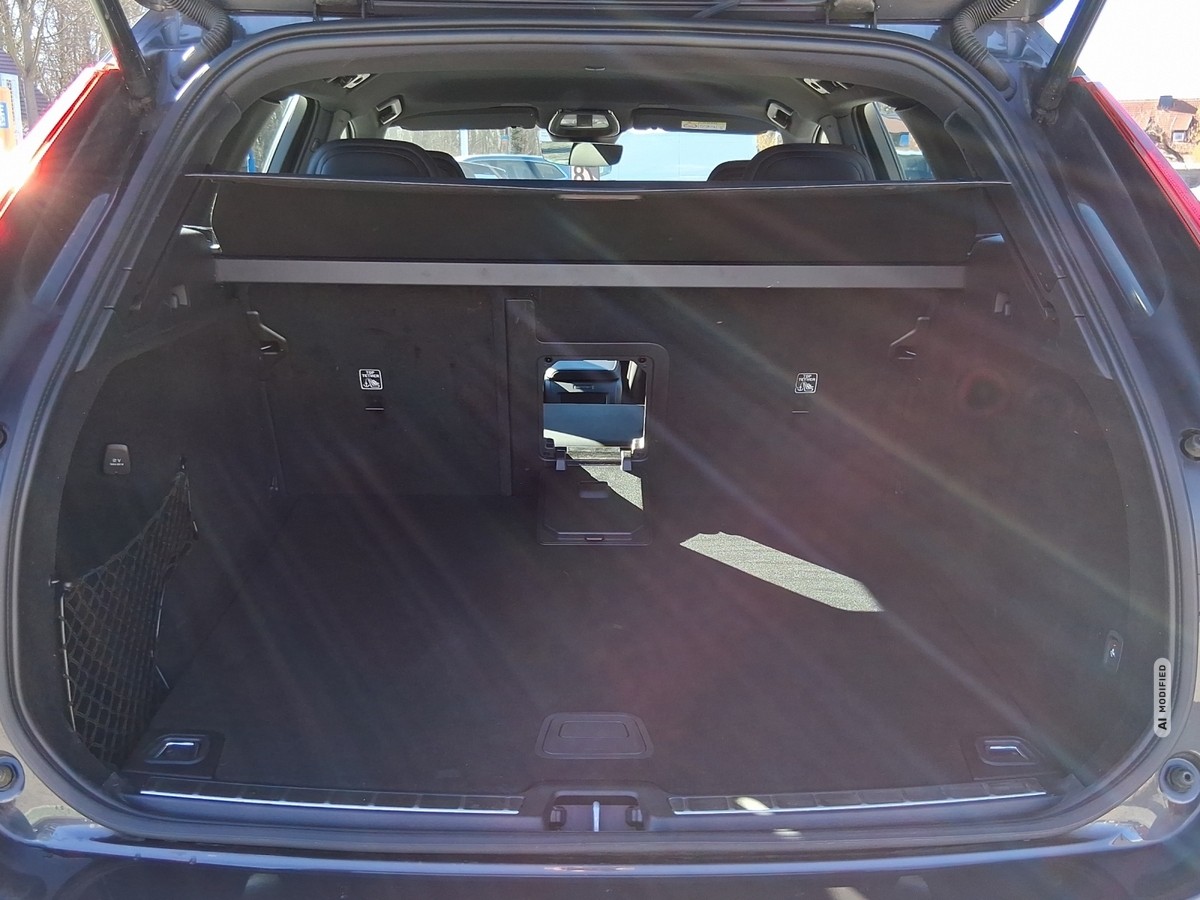 Volvo XC60 Plus Bright AWD*VOLL-LED*FAHRER-ASSIST-PAKET*360°CAM*