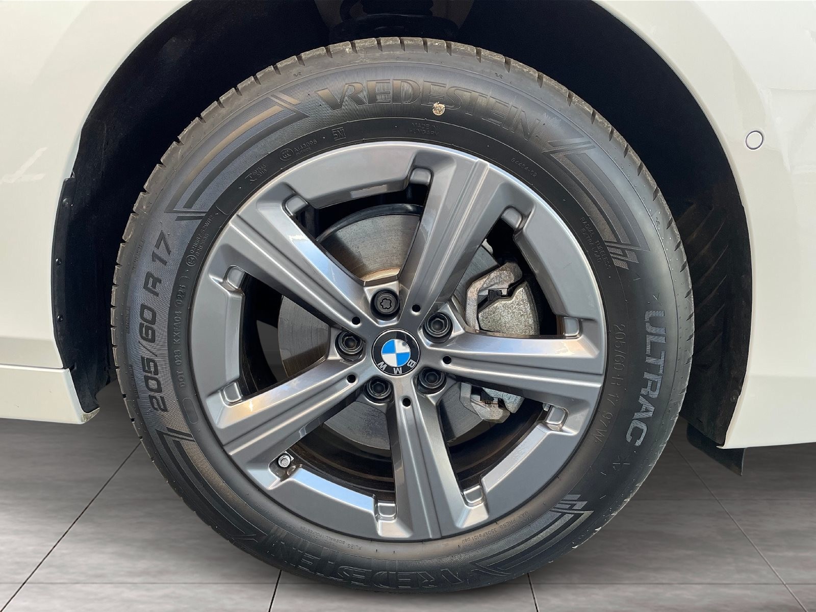 BMW 220 ACTIVE TOURER AHK DAB LED SHZ ALU 17