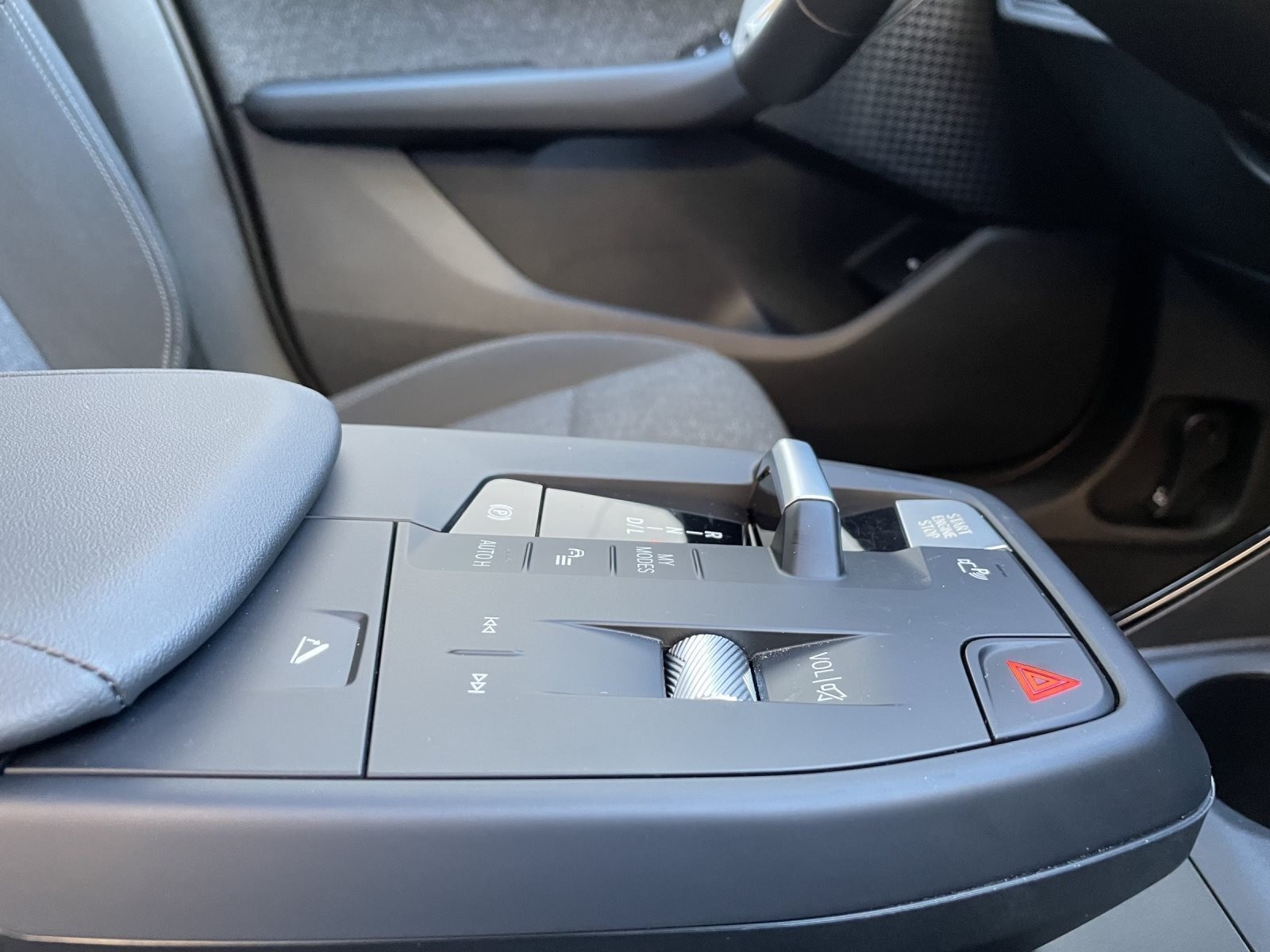BMW 220 ACTIVE TOURER AHK DAB LED SHZ ALU 17