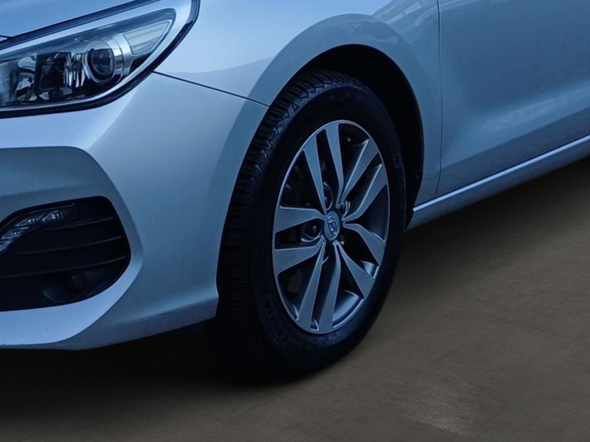 Hyundai i30 cw 1.6 CRDi Trend AHK Allwetter App Sitzh. DAB Spurh. 