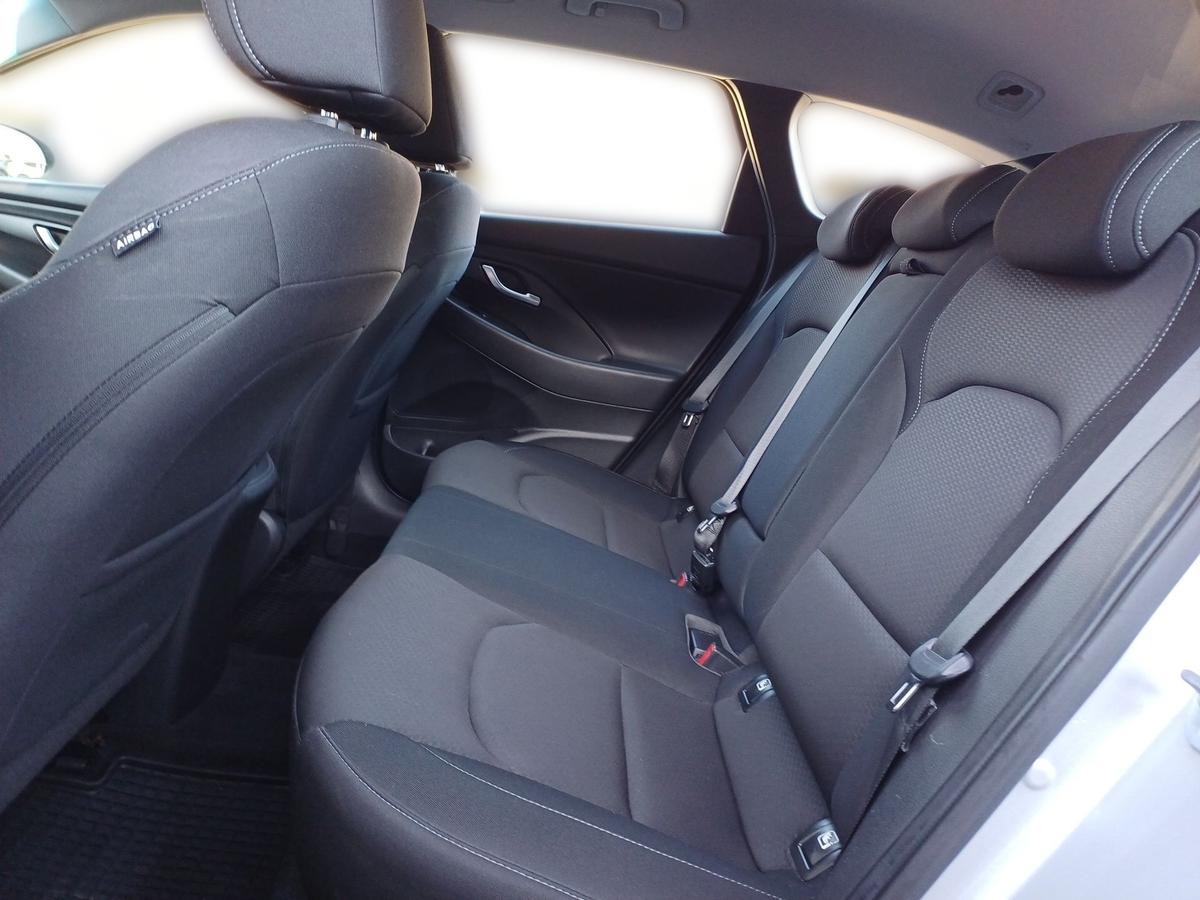 Hyundai i30 cw 1.6 CRDi Trend AHK Allwetter App Sitzh. DAB Spurh. 