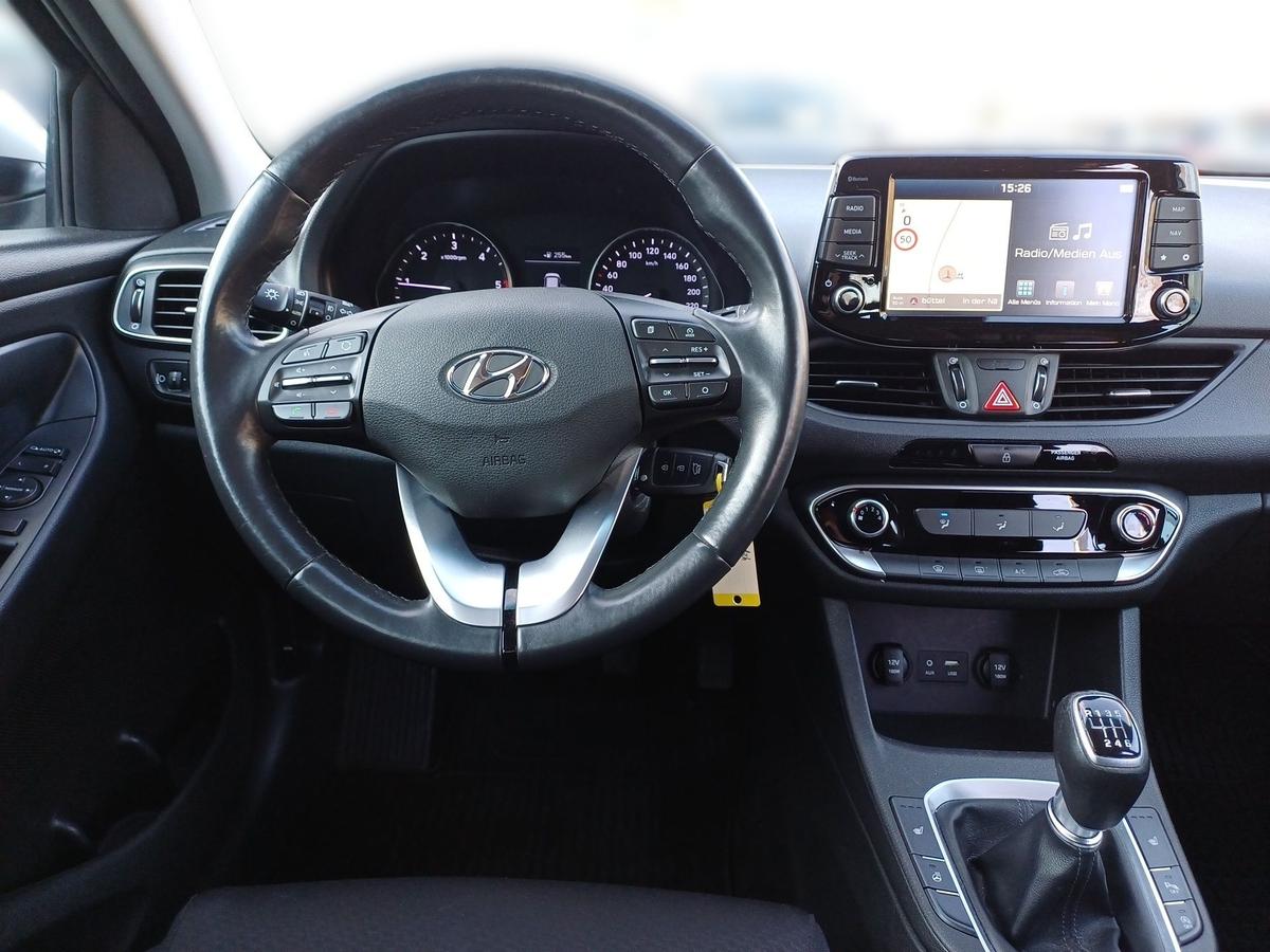 Hyundai i30 cw 1.6 CRDi Trend AHK Allwetter App Sitzh. DAB Spurh. 