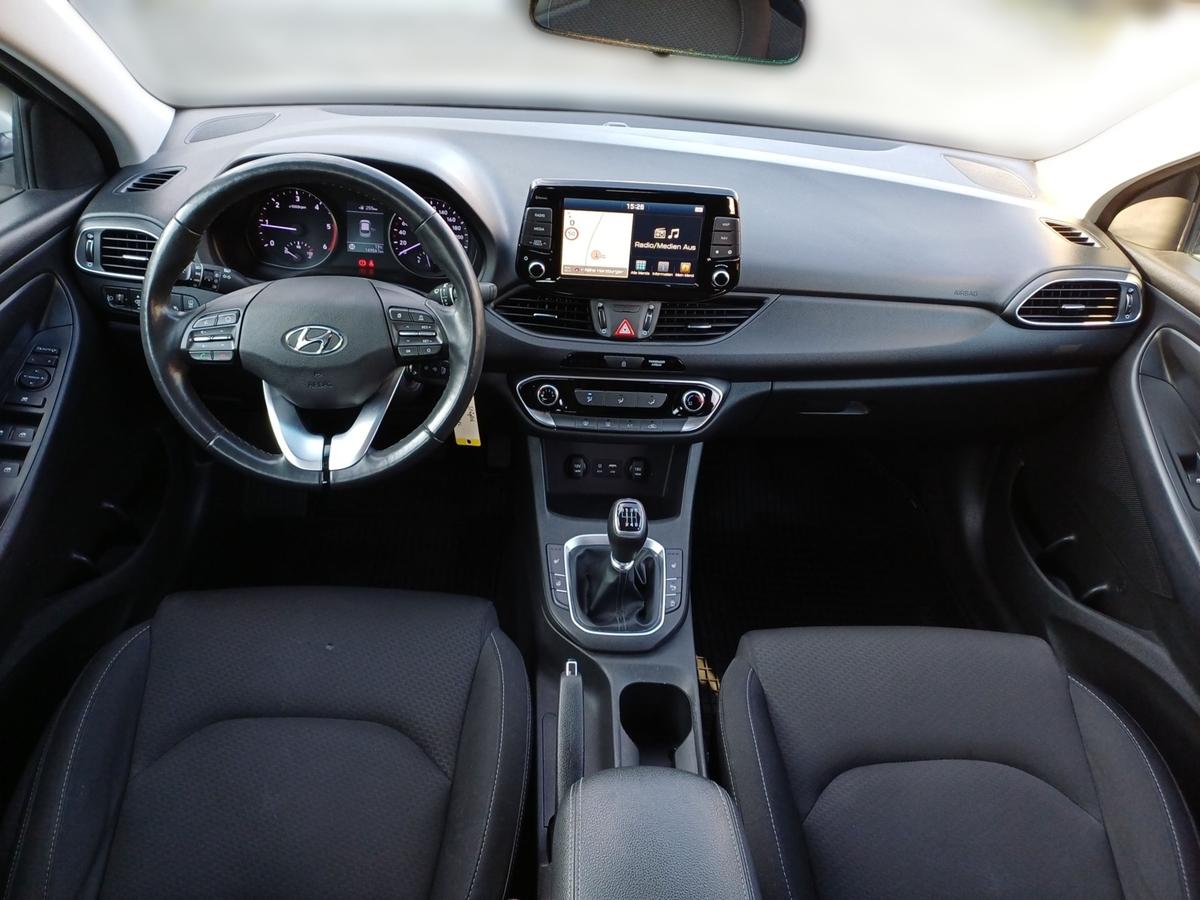 Hyundai i30 cw 1.6 CRDi Trend AHK Allwetter App Sitzh. DAB Spurh. 