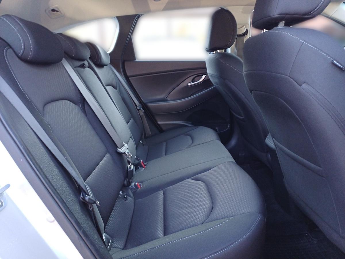 Hyundai i30 cw 1.6 CRDi Trend AHK Allwetter App Sitzh. DAB Spurh. 