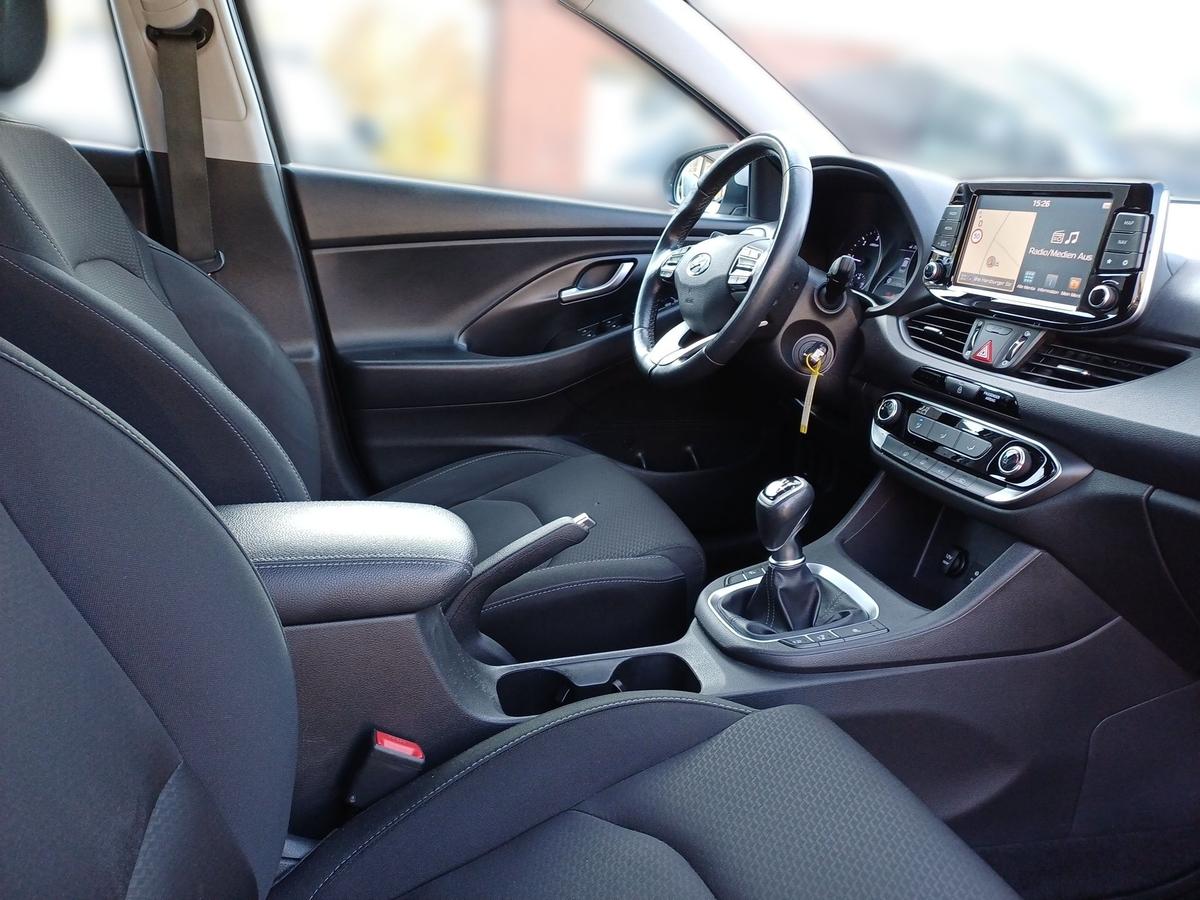 Hyundai i30 cw 1.6 CRDi Trend AHK Allwetter App Sitzh. DAB Spurh. 