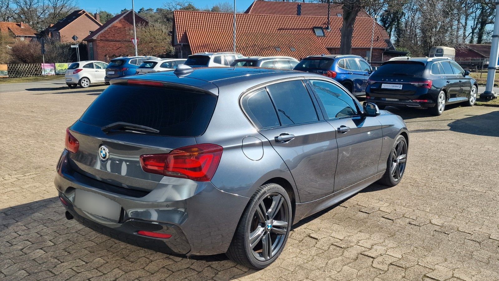 BMW 118 i M Sport Paket S/W Räder Shadow Line