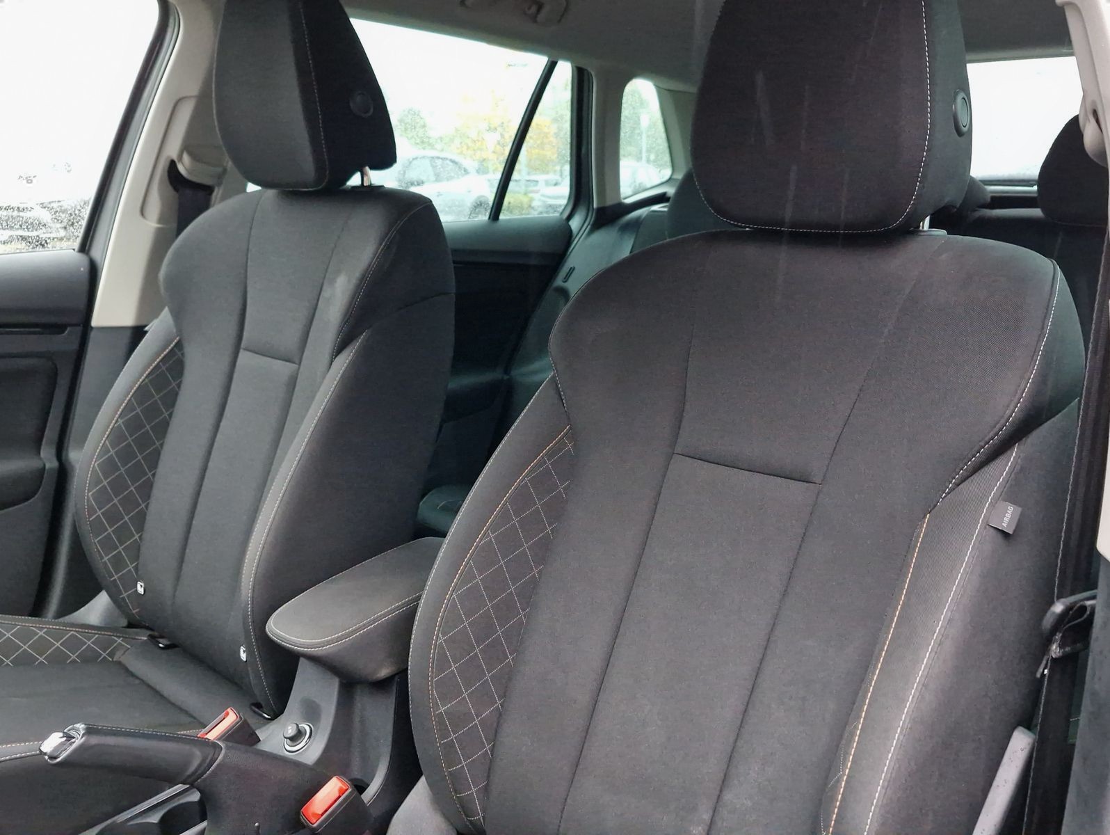 Skoda Kamiq 1.0 TSI Ambition LED Kamera PDC CarPlay Al