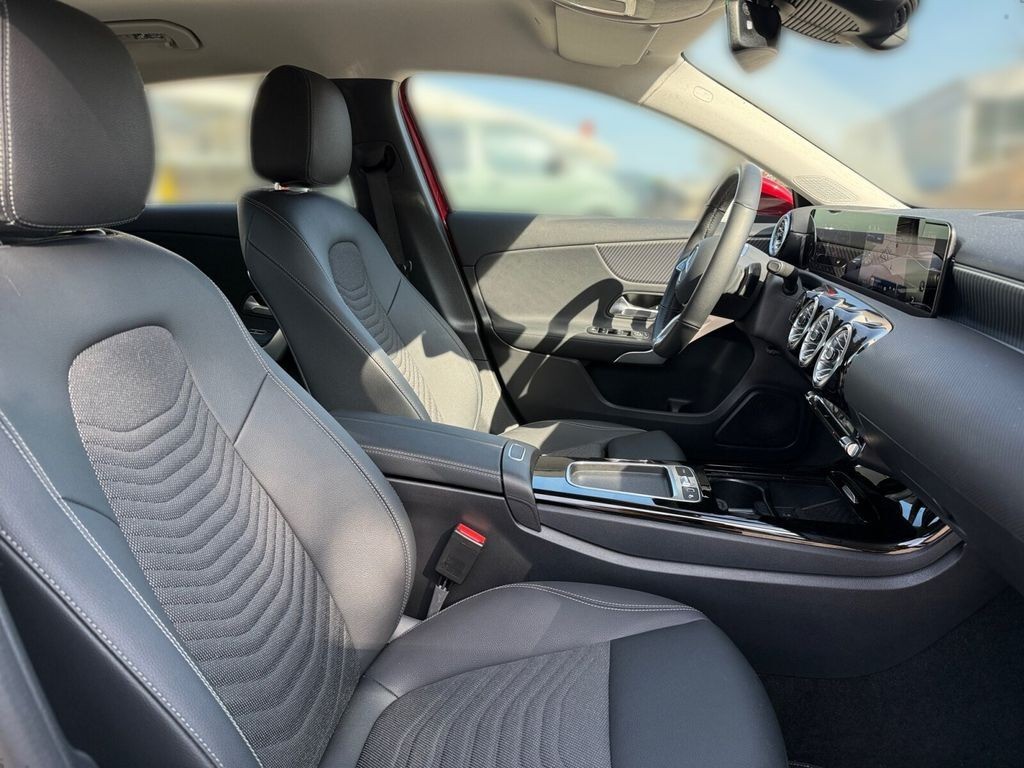 Mercedes-Benz A 180 Progressive RÜCKFAHRKAMERA+SITZHEIZUNG+LED