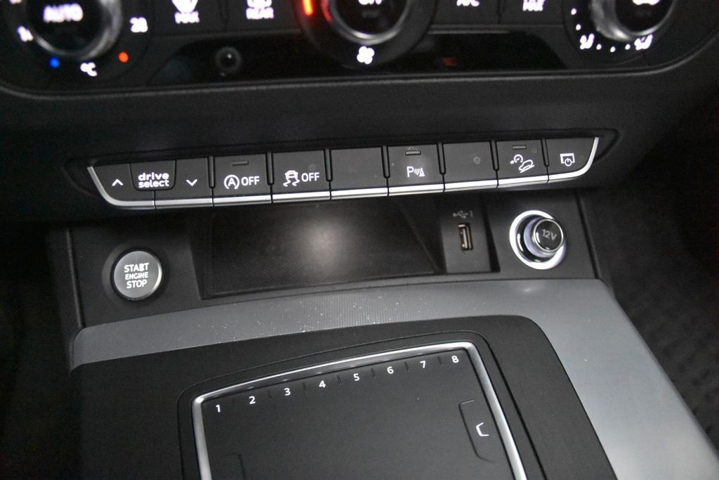 Audi Q5 45 TDI Quattro Sport MLED Pano Kamera AHK