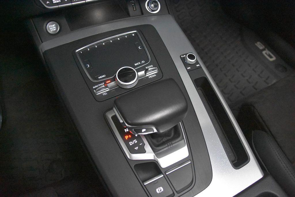 Audi Q5 45 TDI Quattro Sport MLED Pano Kamera AHK