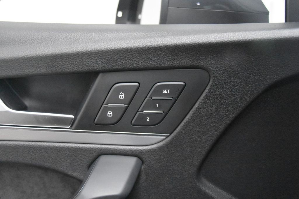 Audi Q5 45 TDI Quattro Sport MLED Pano Kamera AHK