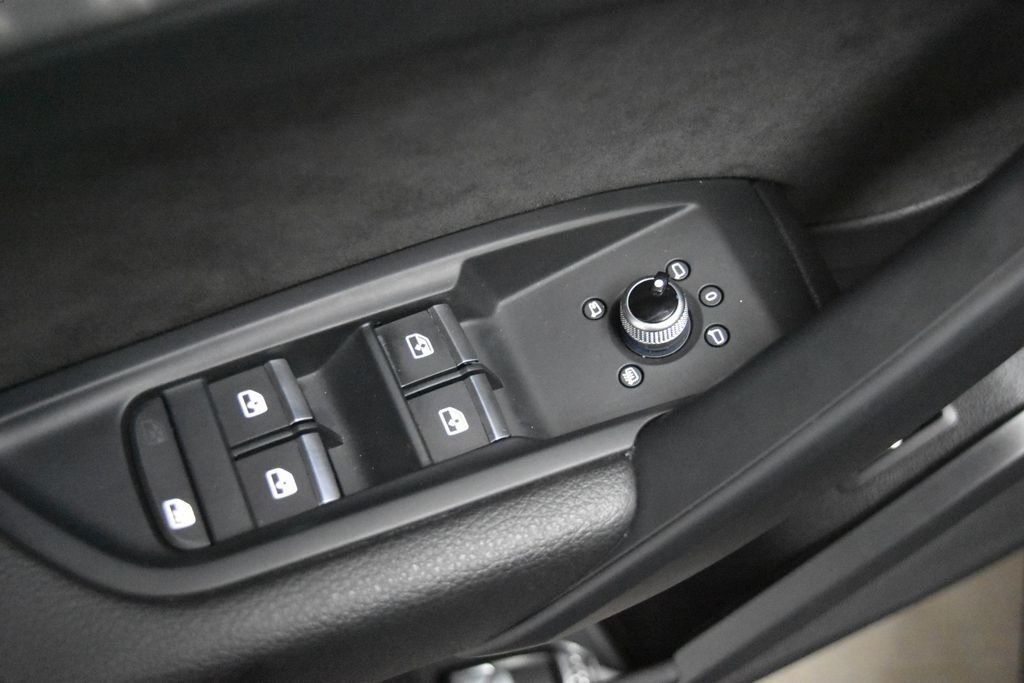 Audi Q5 45 TDI Quattro Sport MLED Pano Kamera AHK