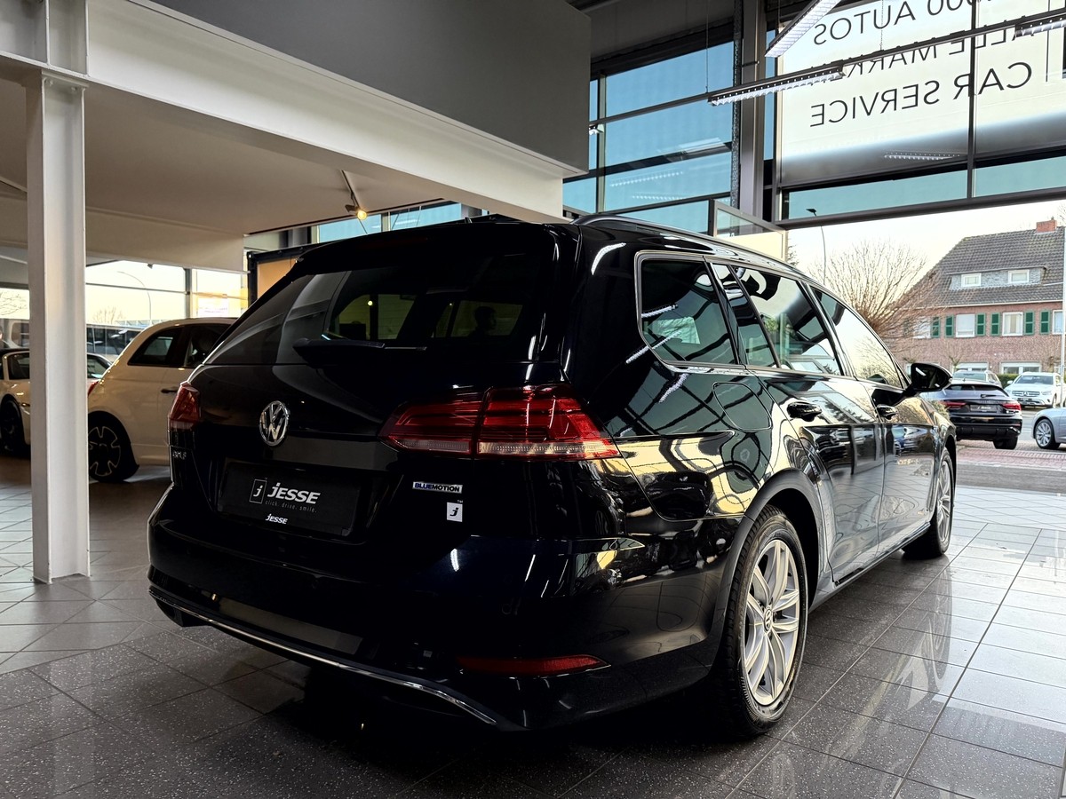 Volkswagen Golf VII 1.5 TSI BMT Comfortline LED Massage ACC 