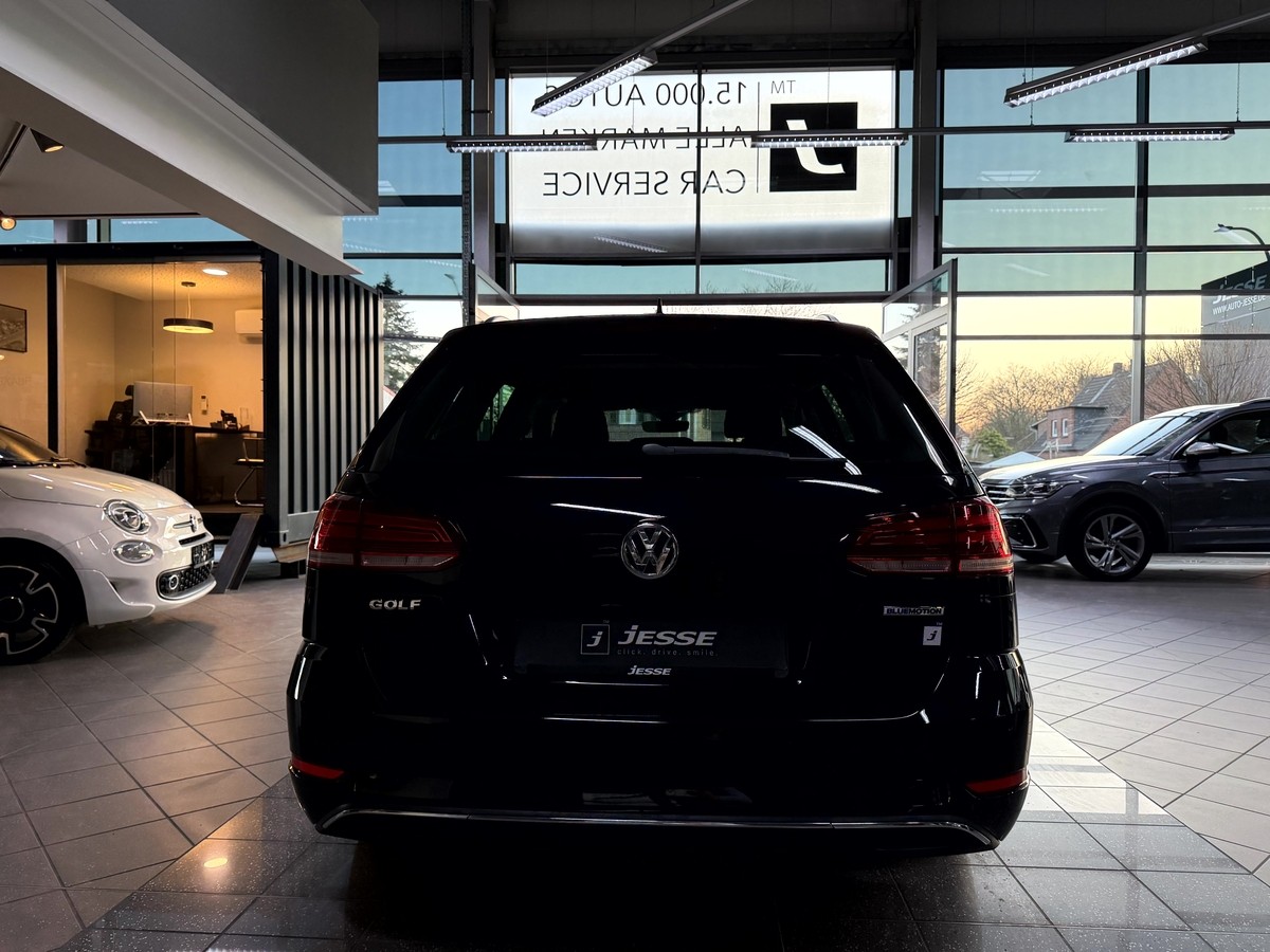 Volkswagen Golf VII 1.5 TSI BMT Comfortline LED Massage ACC 