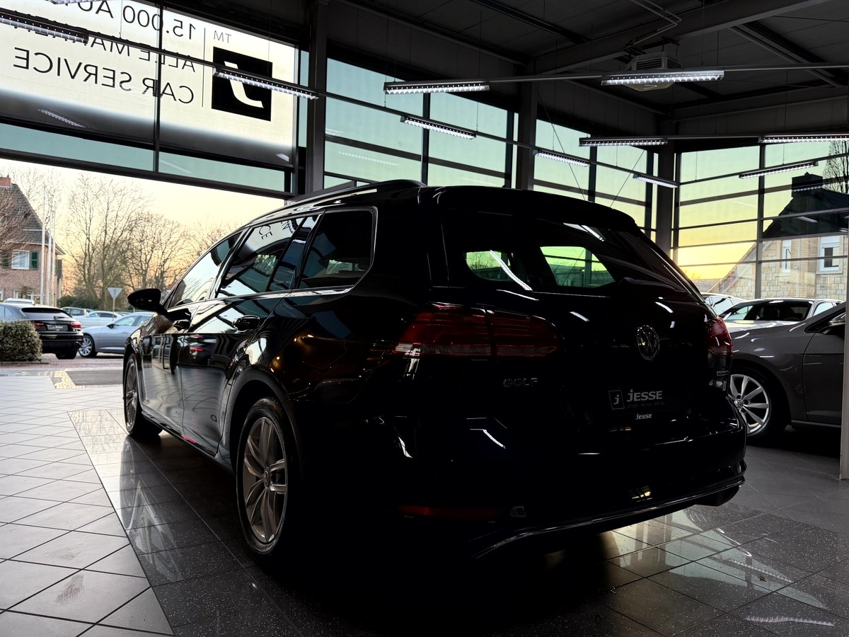 Volkswagen Golf VII 1.5 TSI BMT Comfortline LED Massage ACC 