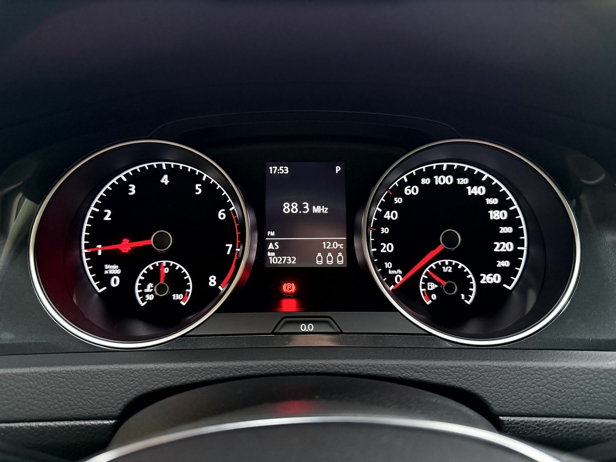 Volkswagen Golf VII 1.5 TSI BMT Comfortline LED Massage ACC 