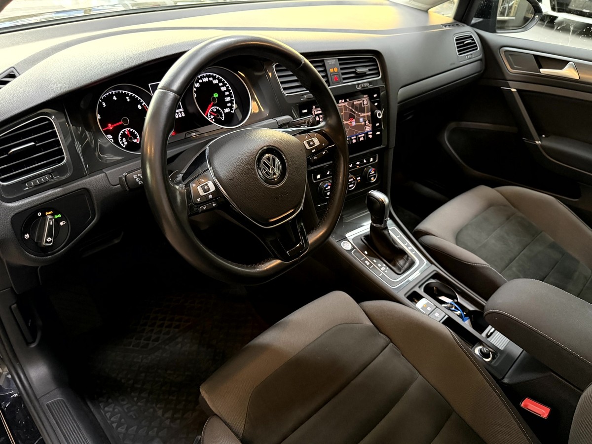 Volkswagen Golf VII 1.5 TSI BMT Comfortline LED Massage ACC 
