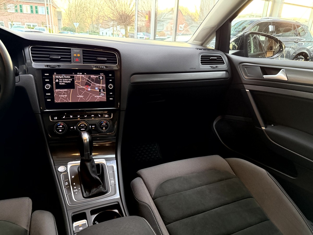 Volkswagen Golf VII 1.5 TSI BMT Comfortline LED Massage ACC 
