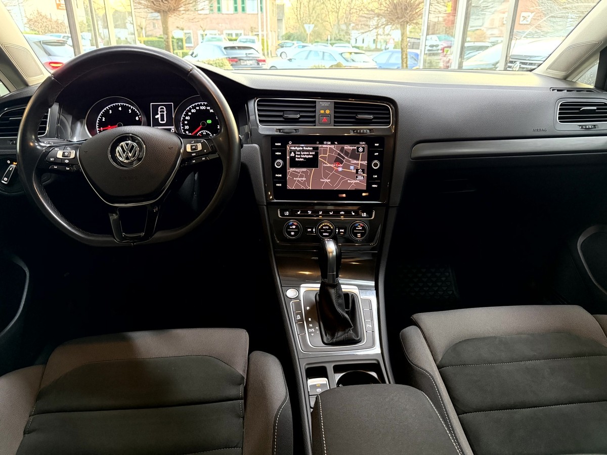 Volkswagen Golf VII 1.5 TSI BMT Comfortline LED Massage ACC 