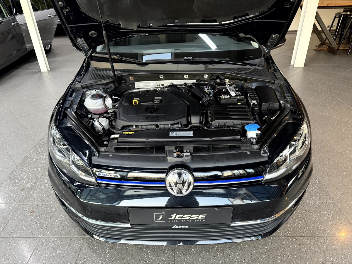 Volkswagen Golf VII 1.5 TSI BMT Comfortline LED Massage ACC 