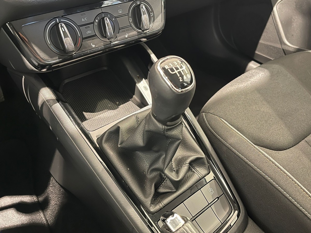 Skoda Kamiq 1,0 TSI Selection 5J Garantie AHK