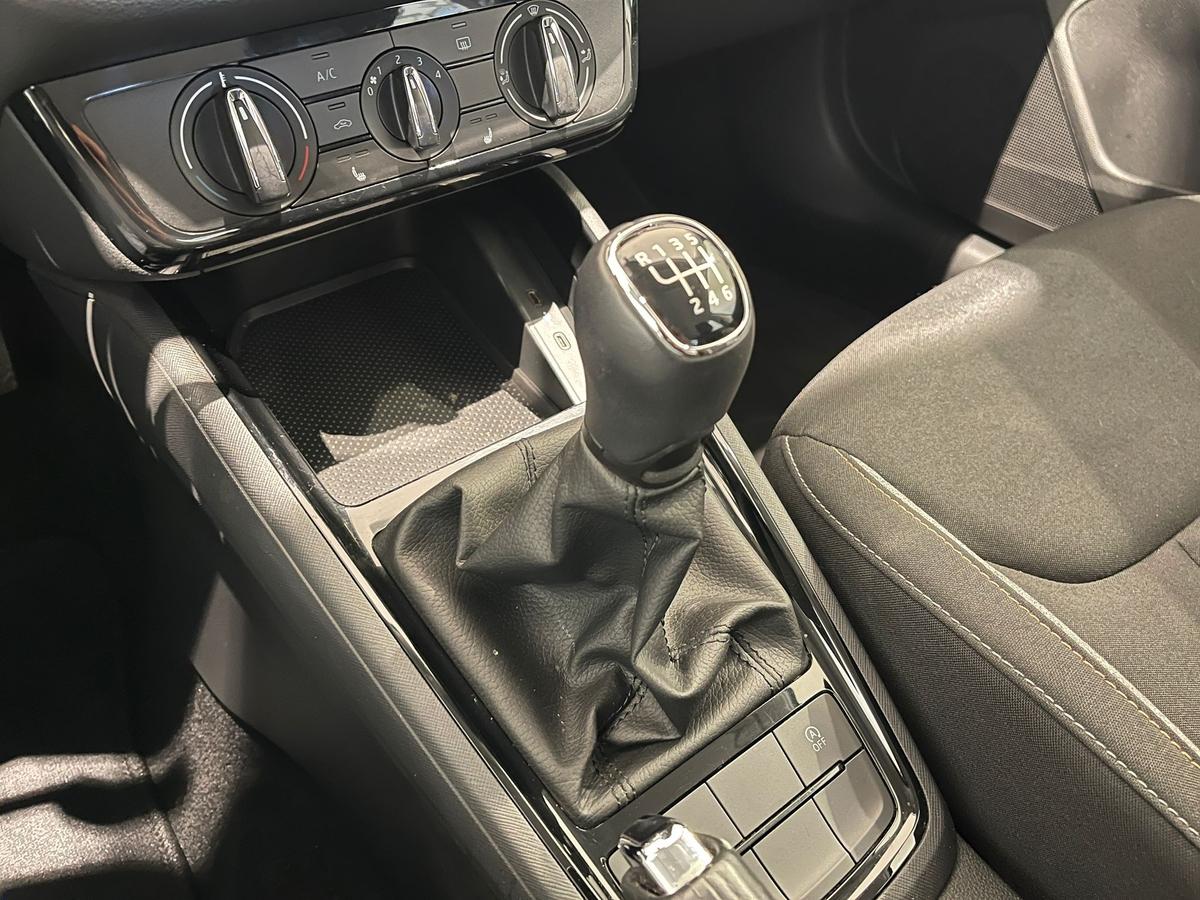 Skoda Kamiq 1,0 TSI Selection 5J Garantie AHK