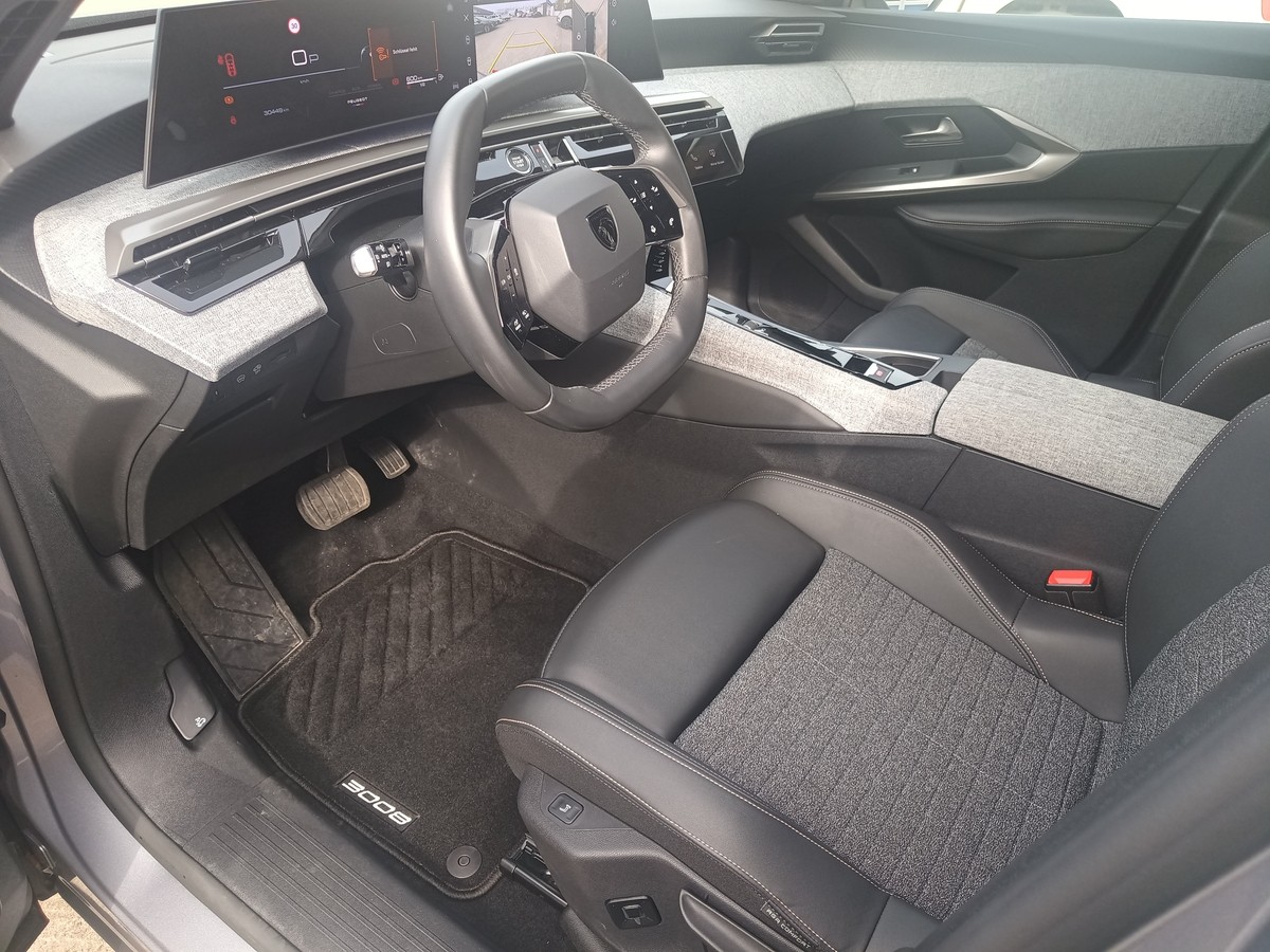 Peugeot 3008 1.2 Hybrid 136 Allure