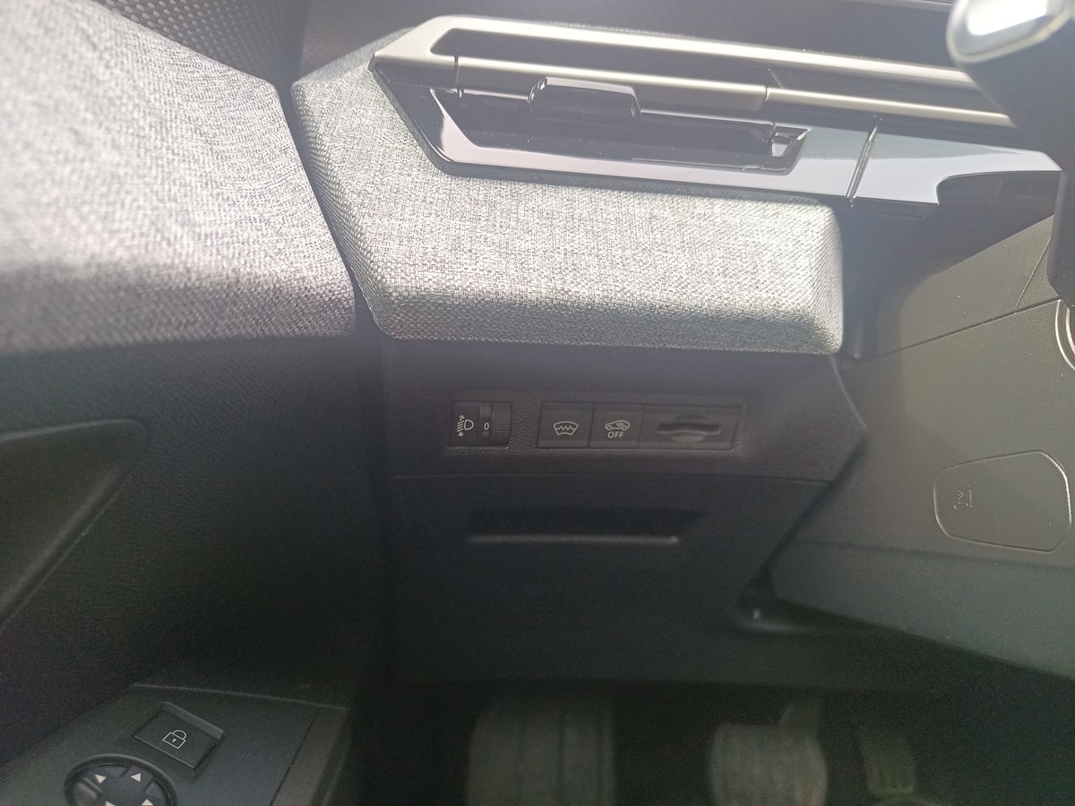 Peugeot 3008 1.2 Hybrid 136 Allure