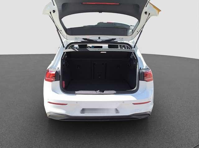 Volkswagen Golf 8 1.5 TSI Life AHK LED ACC PDC NAVI