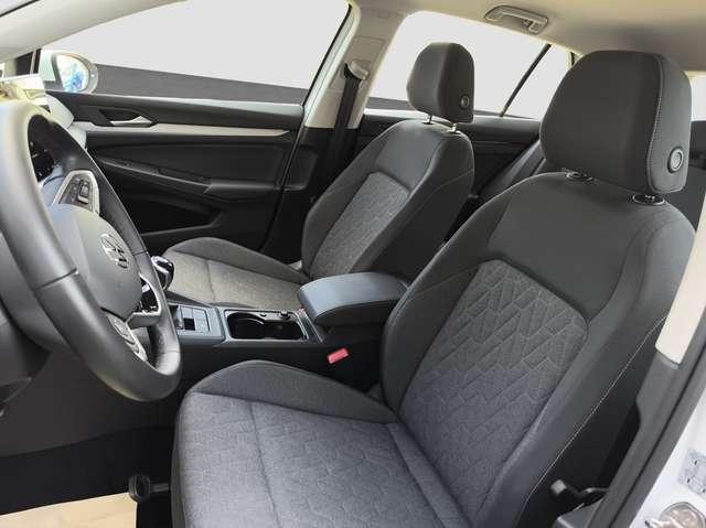 Volkswagen Golf 8 1.5 TSI Life AHK LED ACC PDC NAVI