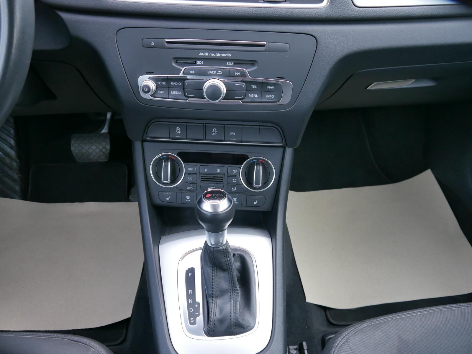 Audi Q3 1.4 TFSI S-TRONIC * S-LINE EXTERIEUR & CONNECTIVITY-PAKET * 18 ZOLL * LED-SCH