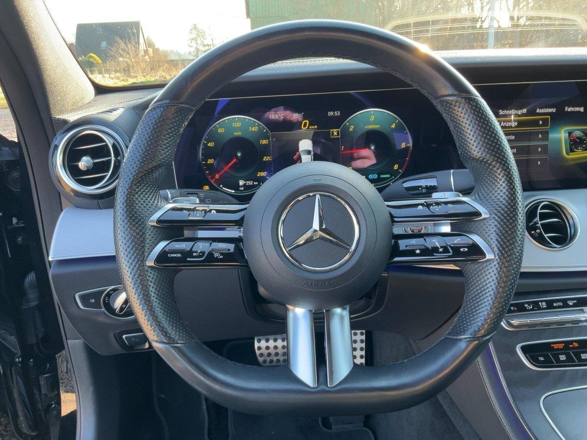 Mercedes-Benz E 220 d T AMG Line ACC,AHK,AUTOM.,LED,Luftfeder.