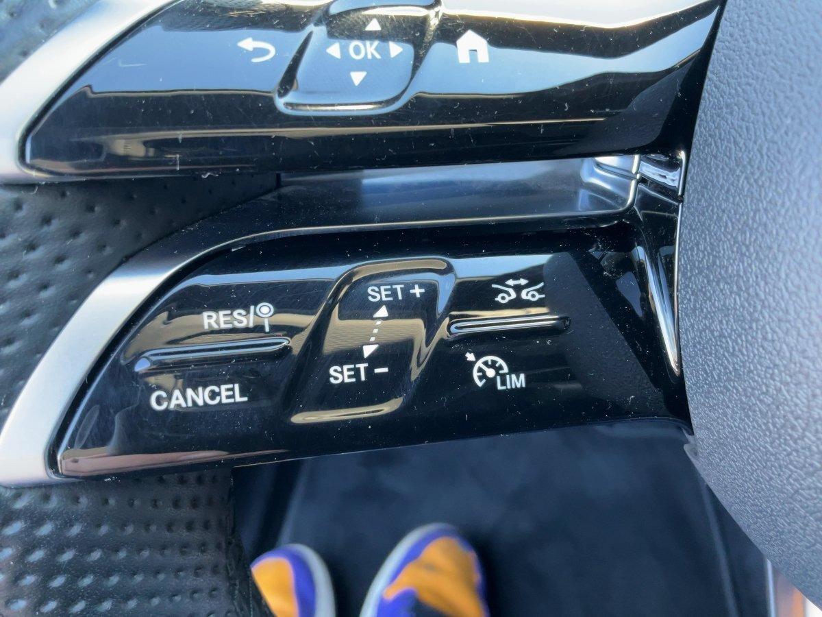 Mercedes-Benz E 220 d T AMG Line ACC,AHK,AUTOM.,LED,Luftfeder.