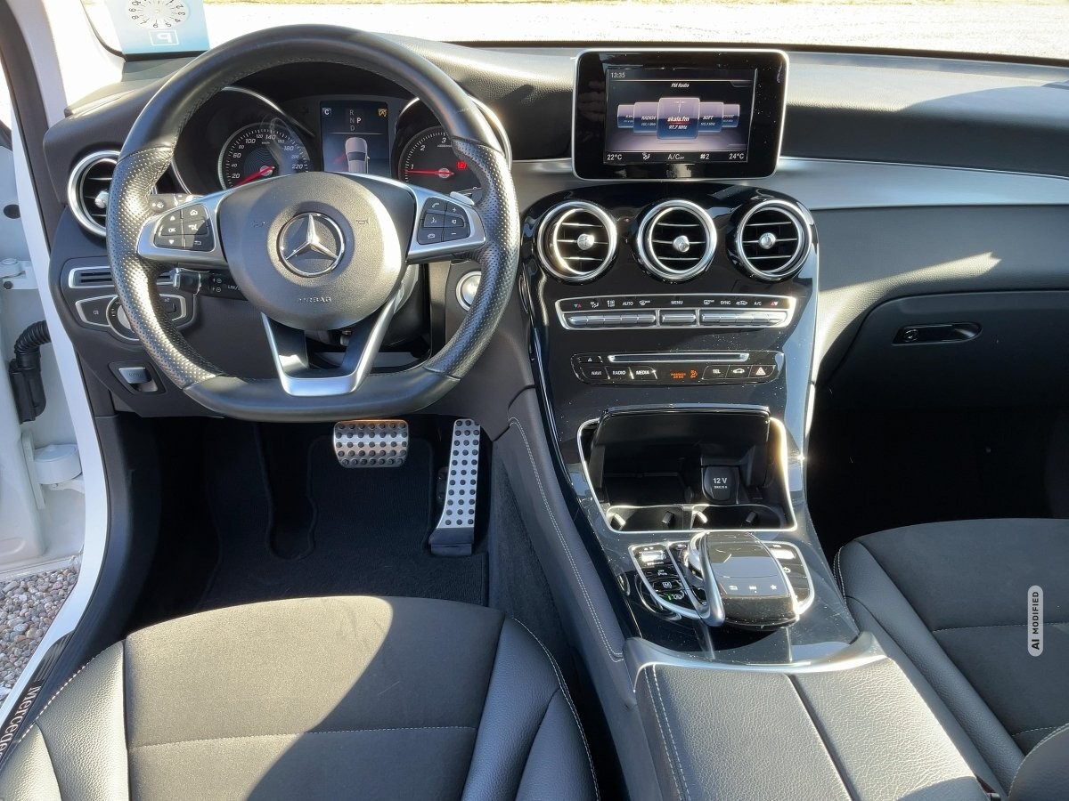Mercedes-Benz GLC 220 d 4Matic AMG Line AHK,AUTOM.,LED,Navi,LM
