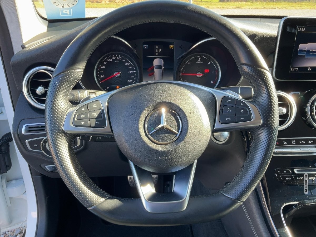 Mercedes-Benz GLC 220 d 4Matic AMG Line AHK,AUTOM.,LED,Navi,LM