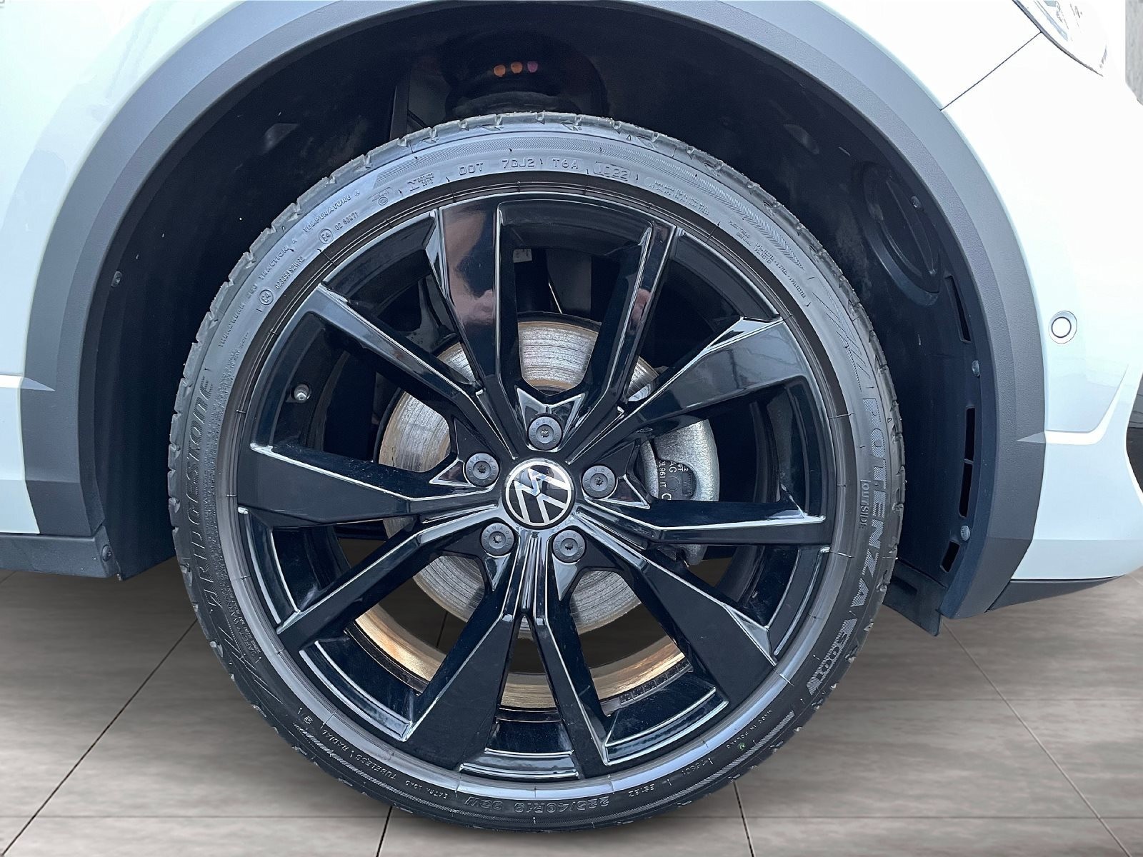 Volkswagen T-Roc R-LINE DAB LED PANO NAVI ALU 19