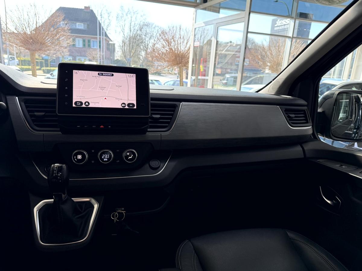 Renault Trafic  2.0 BLUE dCi 150  SpaceClass Aut. 7 Sitzer LED