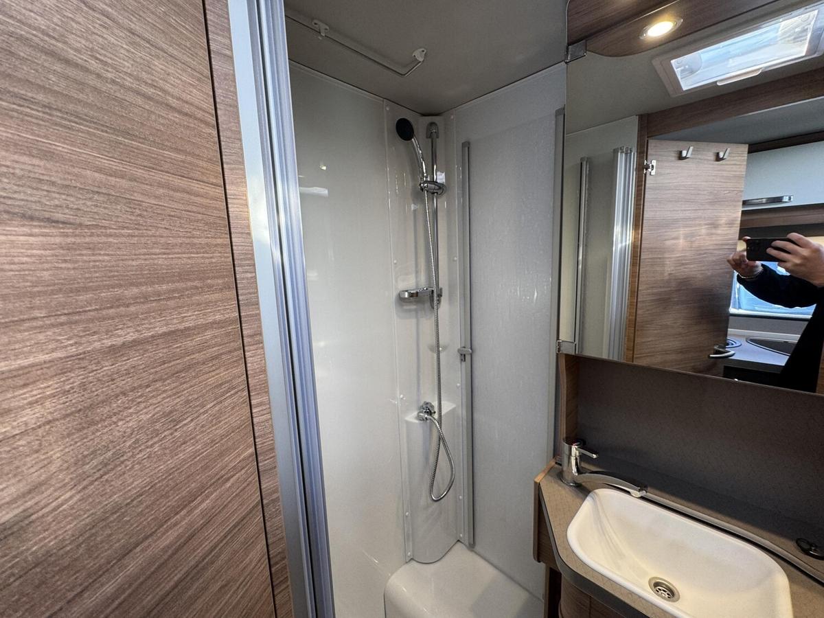 Weinsberg CaraCompact Edition Pepper 600 MEG TV+Sat+Markise+Solar