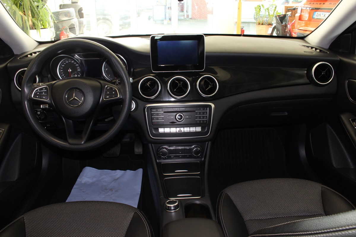 Mercedes-Benz CLA 200 Shooting Brake LED.Shooting Brake 