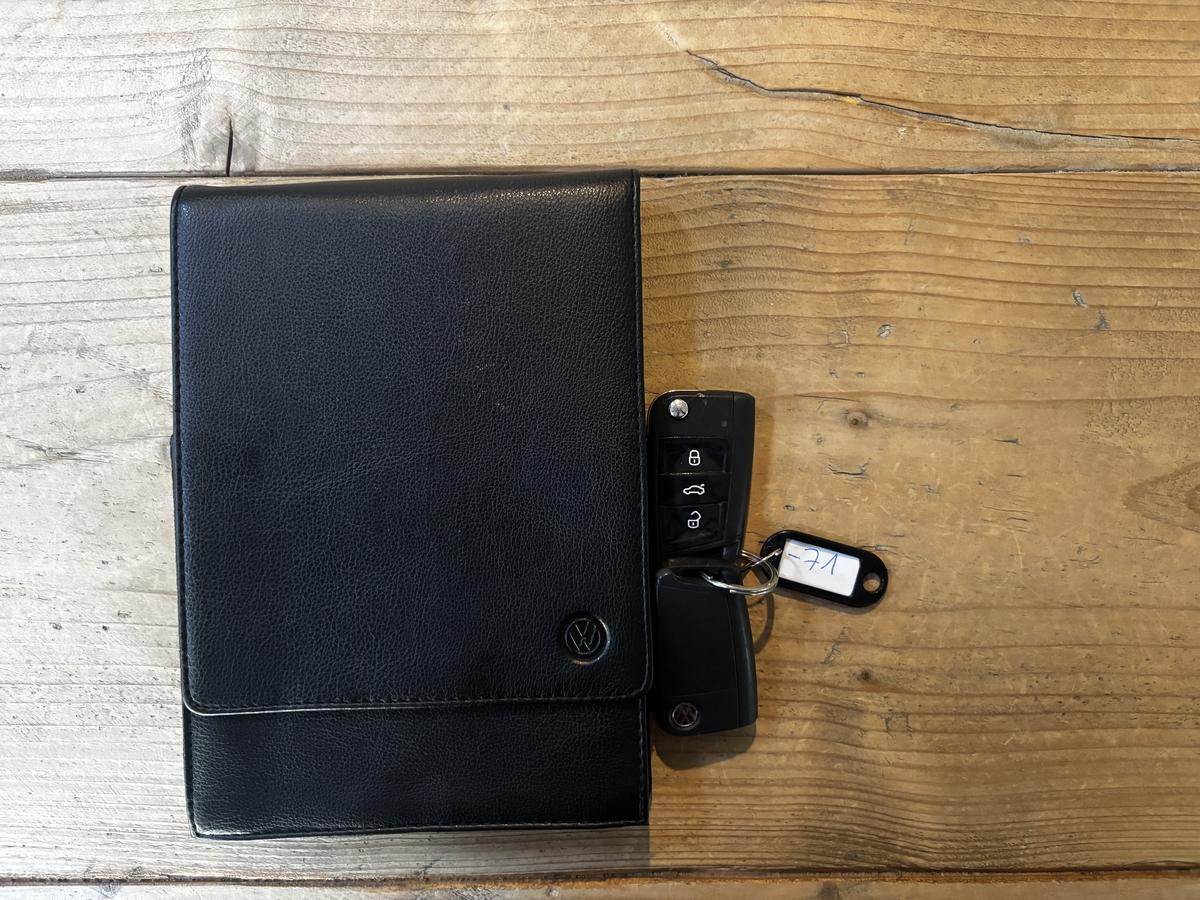 Volkswagen Golf VII 2.0 TDI Allstar BMT Tempomat PDC AHK 