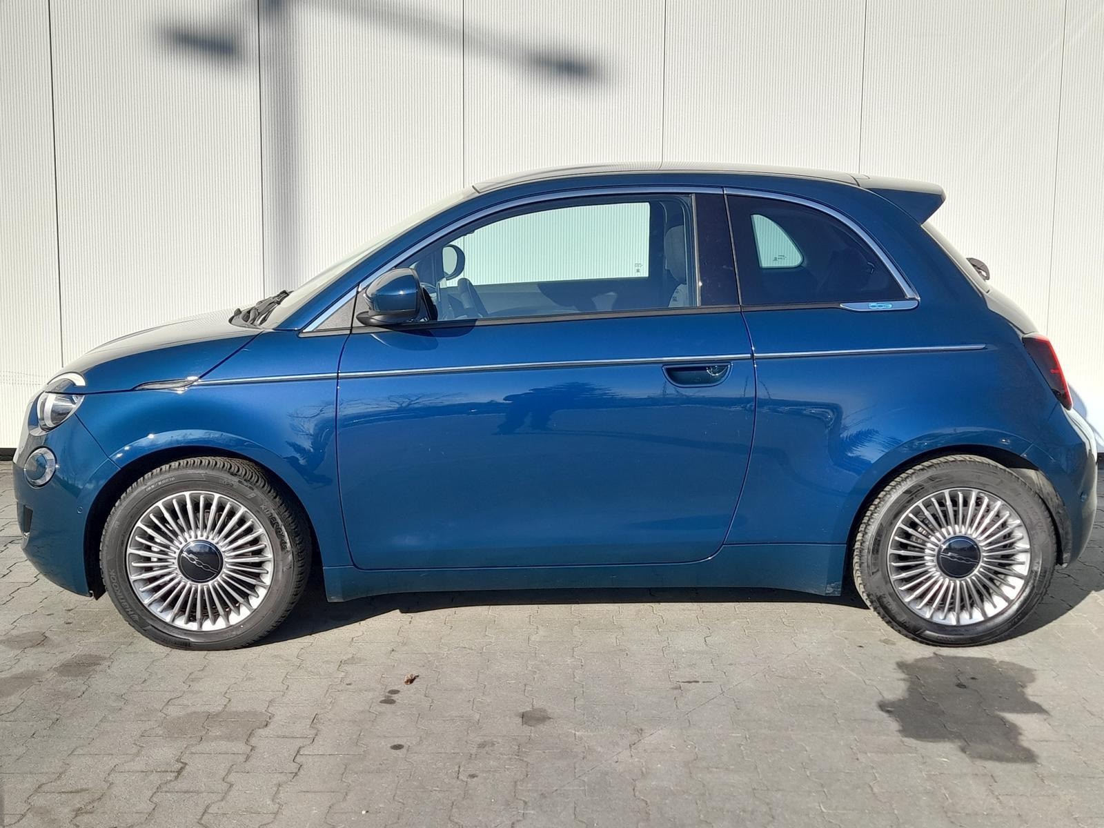 Fiat 500e 500 e NAVI/APP~GRA~RFK~SHZ~ALU~DAB~KLIMAAUTO~MFL