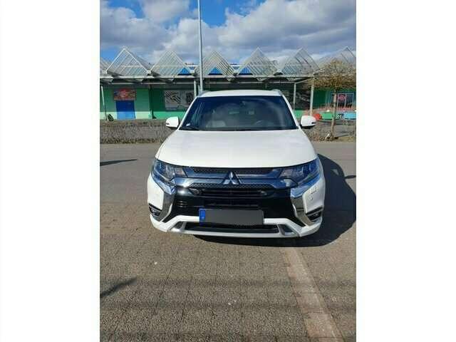 Mitsubishi Outlander Outlander Plug-in Hybrid PLUS mit Intro-Paket 2.4