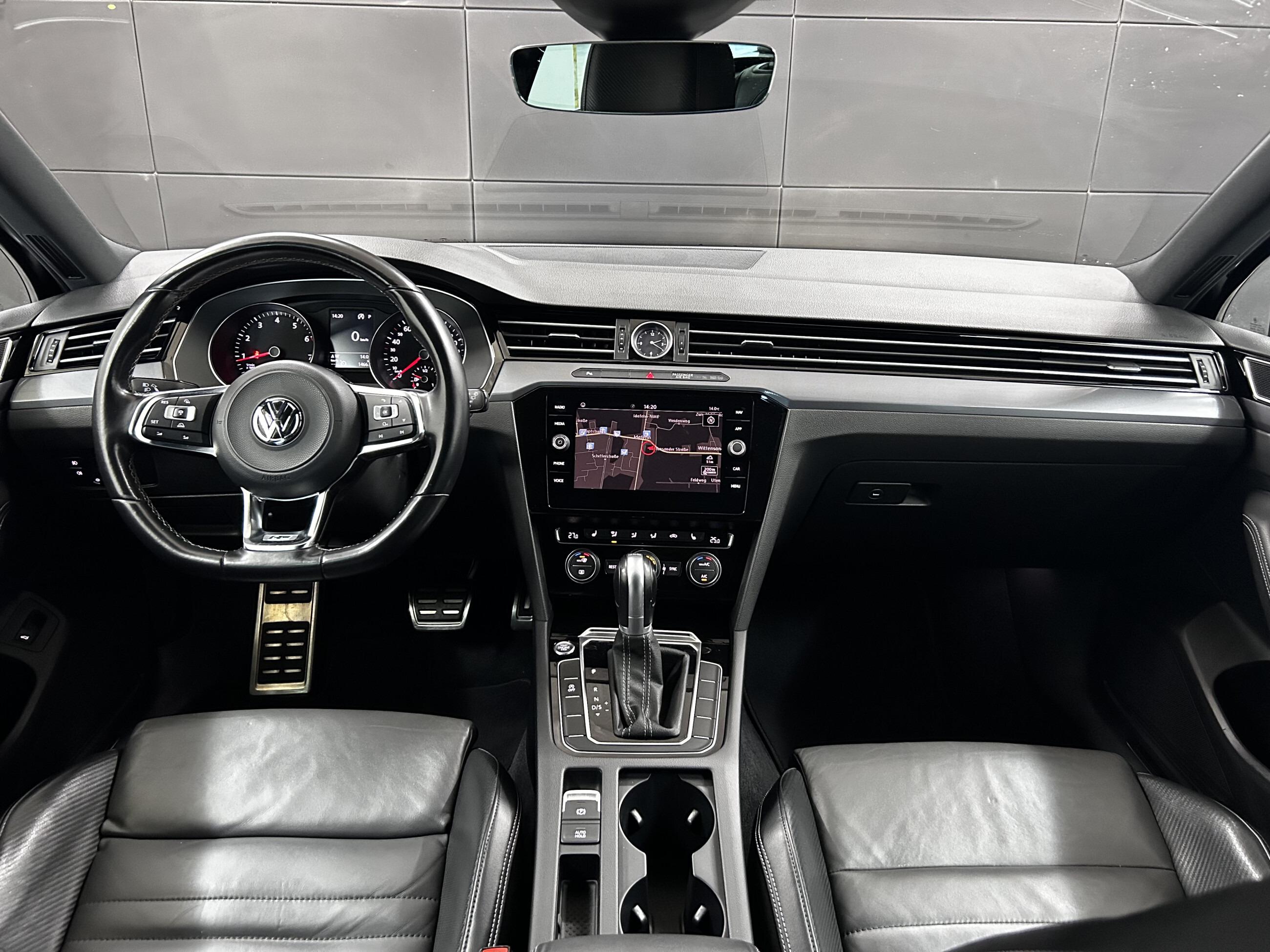 Volkswagen Passat R-Line+Massage+Keyless+Leder+LED+Kamera