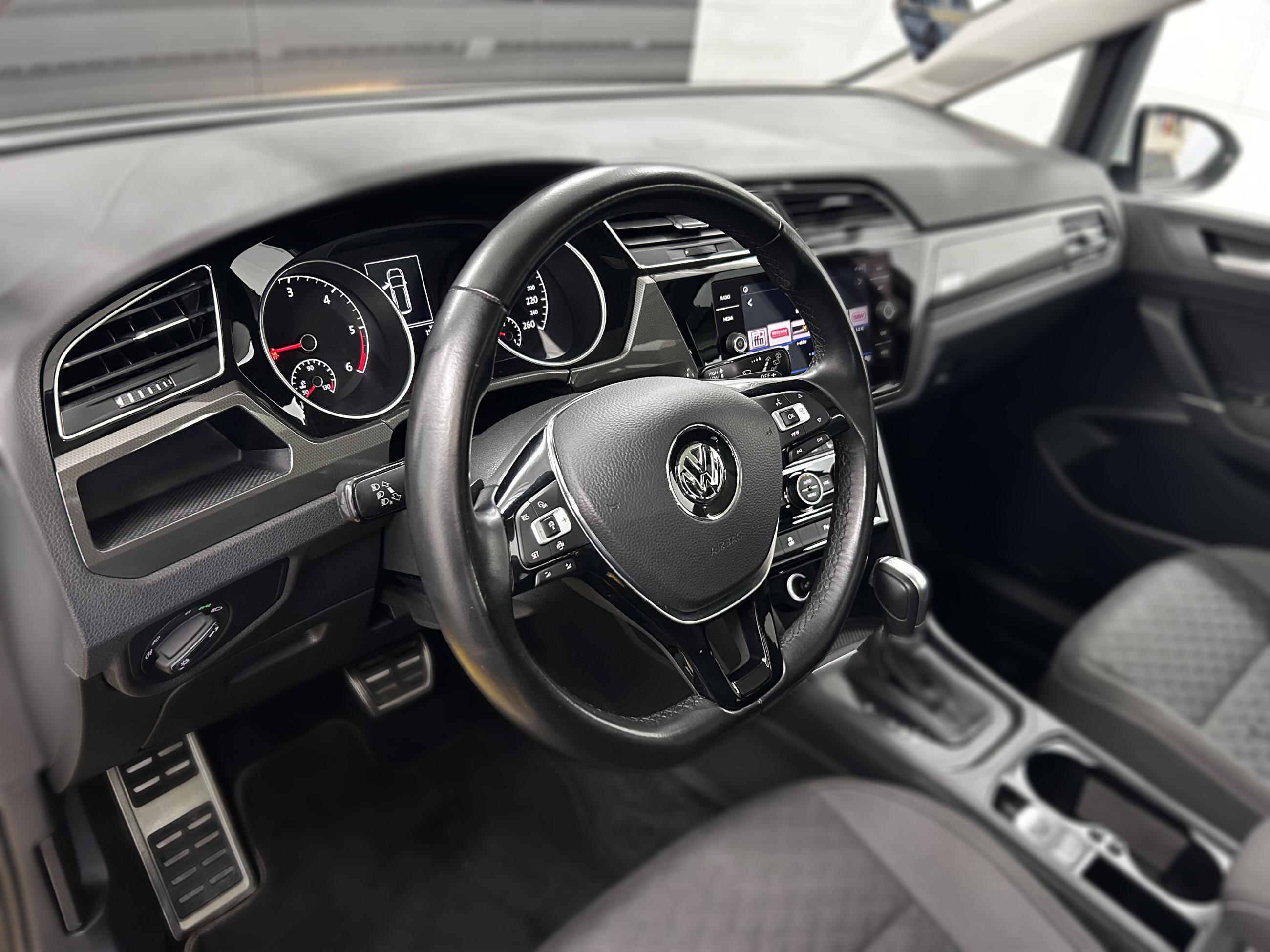 Volkswagen Touran Join+AHK+MwSt+Panorama+ACC+CarPlay+Navi