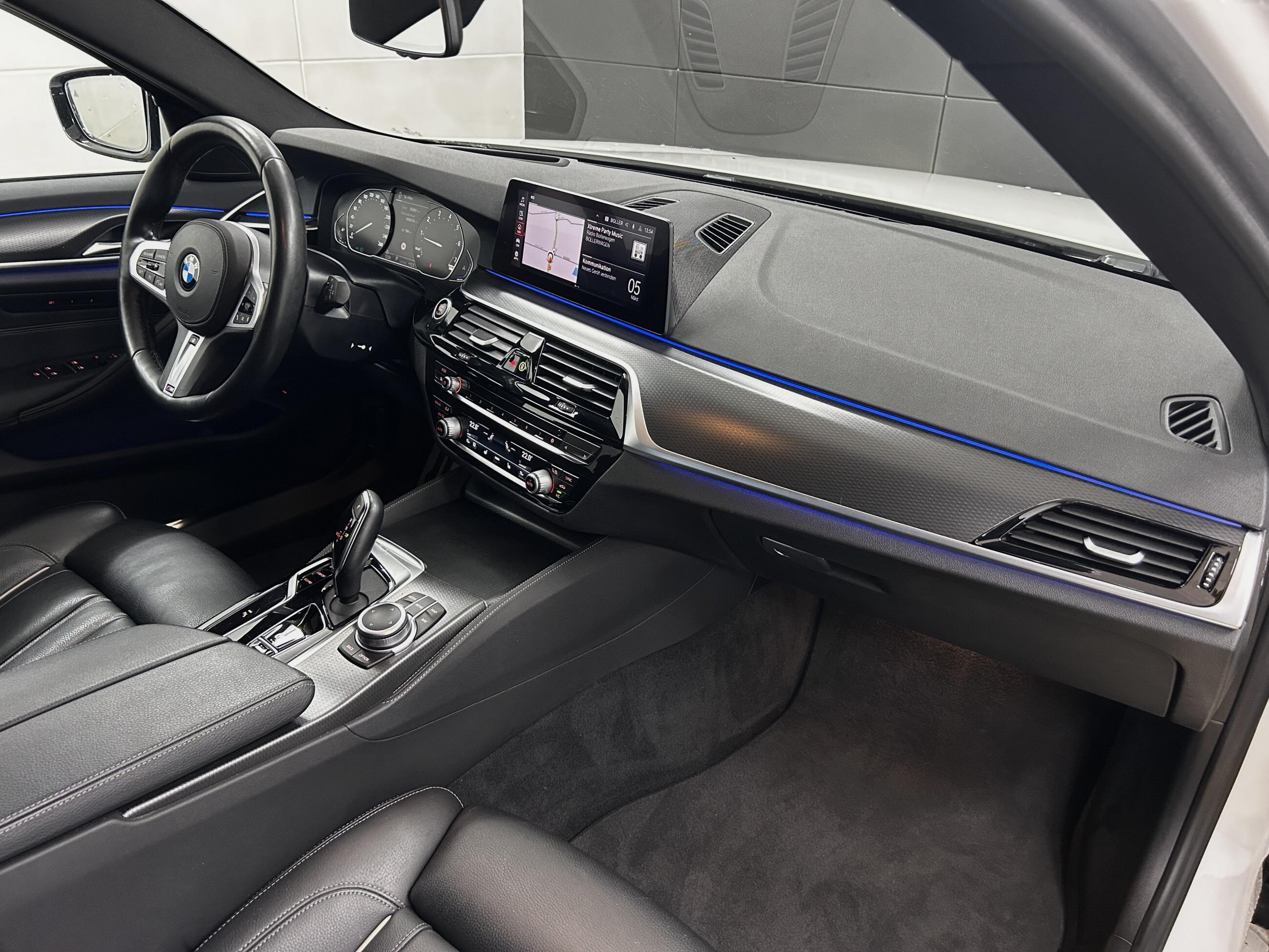 BMW 520 i M Sport+Pano+Laser+Ambiente+Memory+Kam+HUD