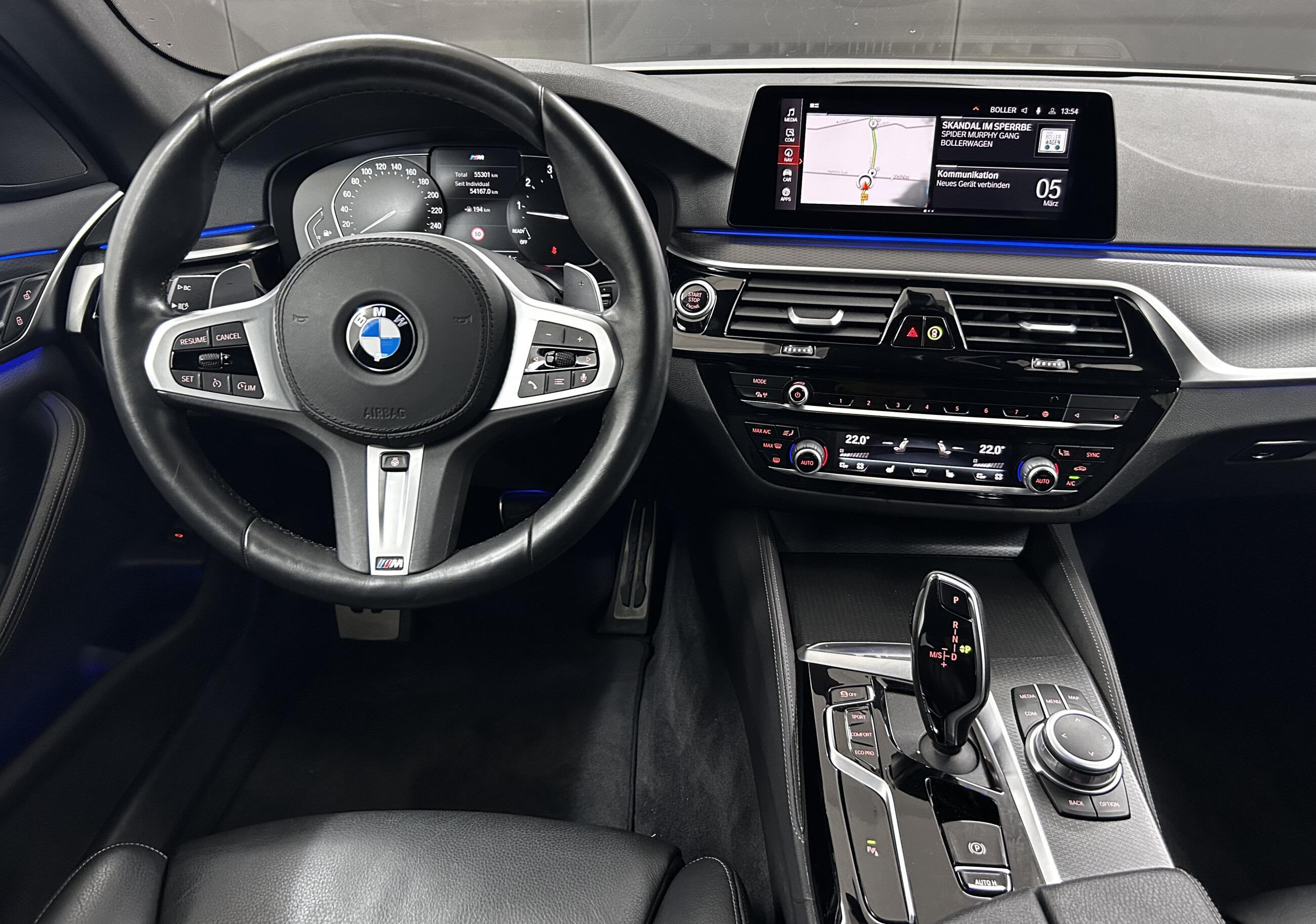 BMW 520 i M Sport+Pano+Laser+Ambiente+Memory+Kam+HUD