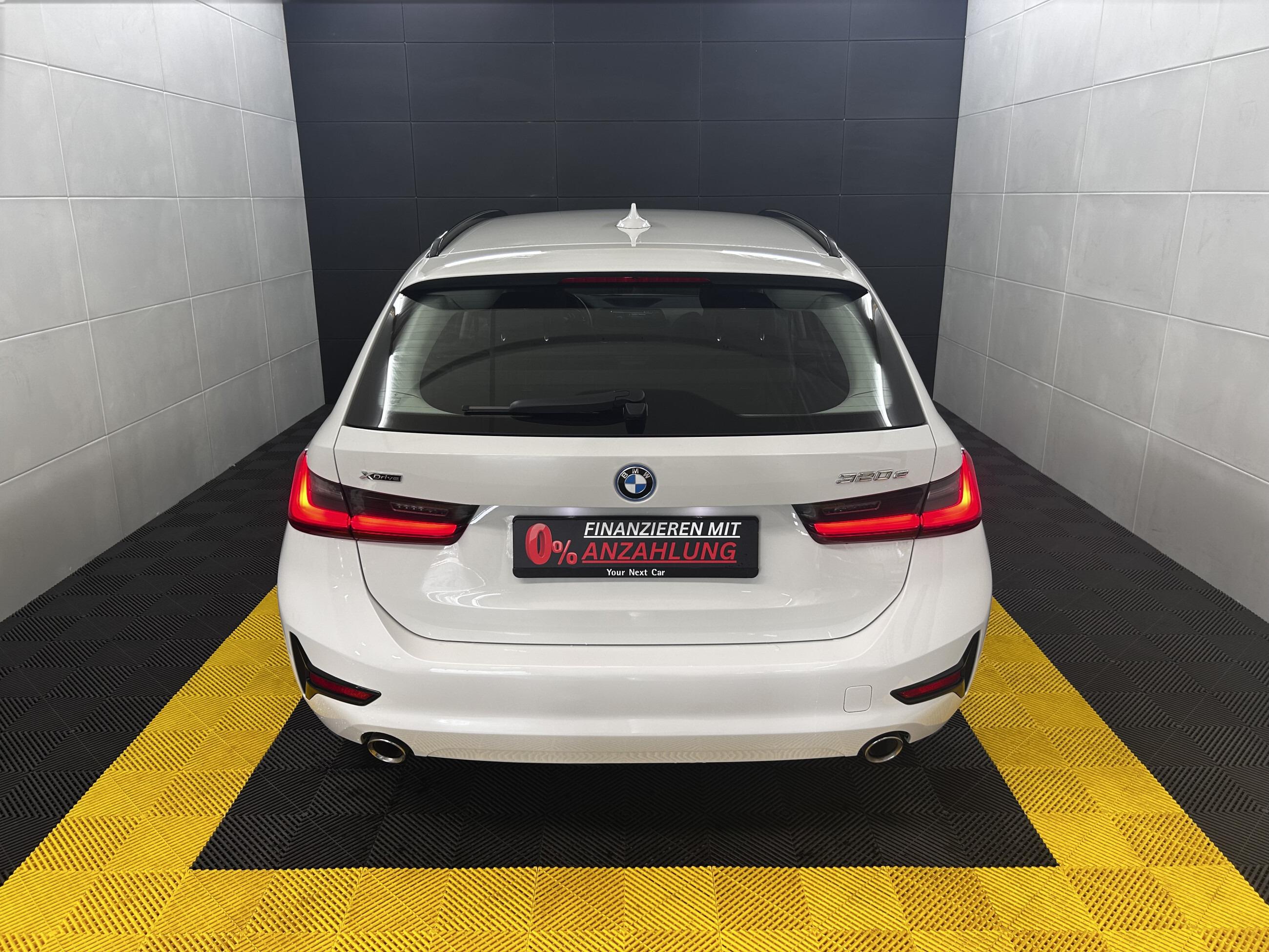 BMW 320 e xDrive Plug-in+ACC+Leder+Carplay+LED+AHK