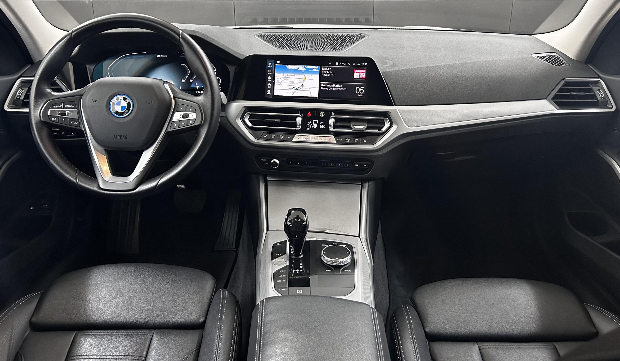BMW 320 e xDrive Plug-in+ACC+Leder+Carplay+LED+AHK