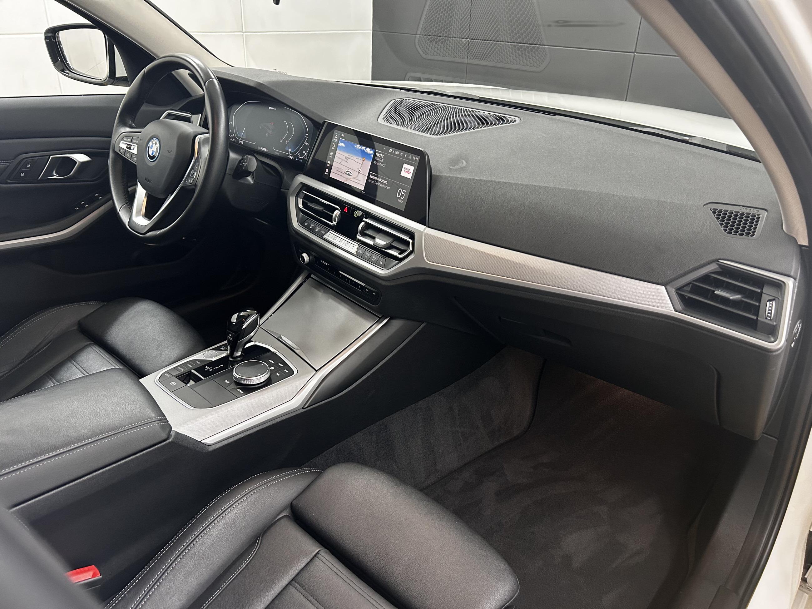 BMW 320 e xDrive Plug-in+ACC+Leder+Carplay+LED+AHK
