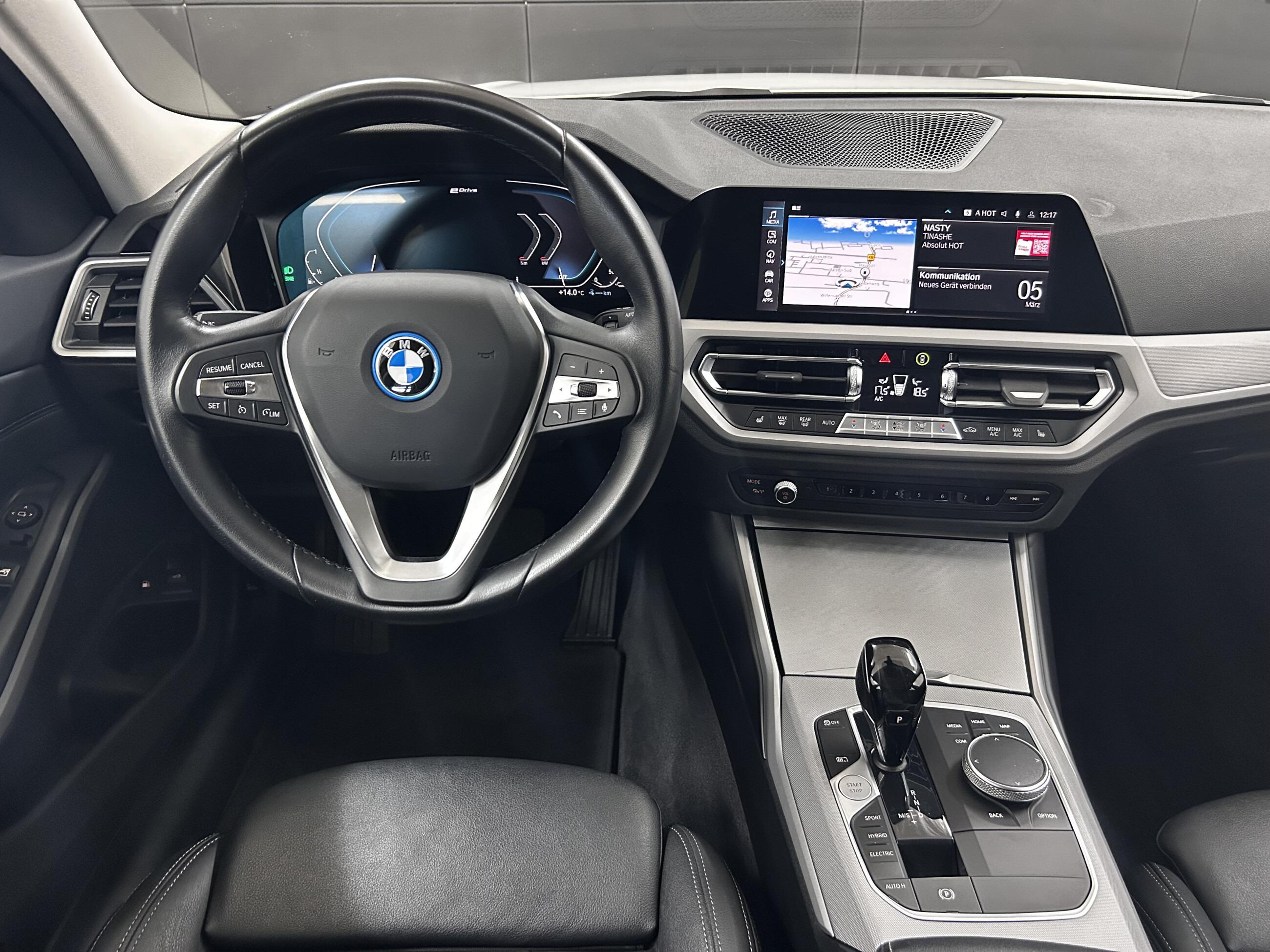 BMW 320 e xDrive Plug-in+ACC+Leder+Carplay+LED+AHK